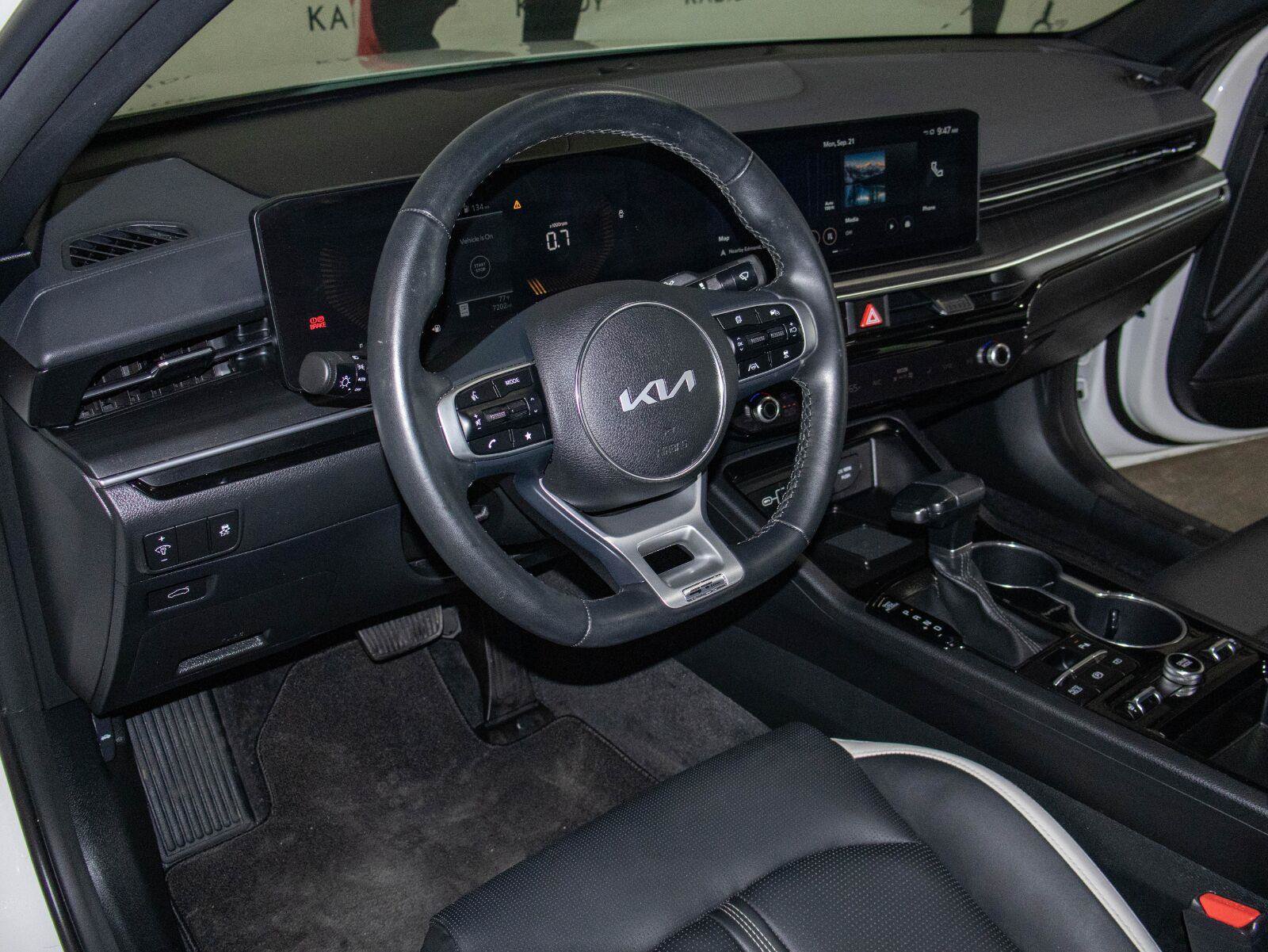 Used 2026 Kia K5 GT-Line w/ GT-Line Premium Package FWD image 6
