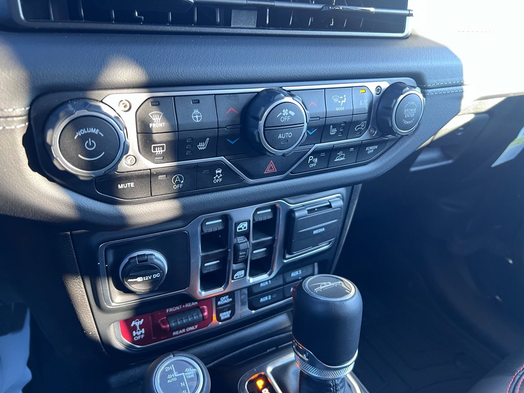 Certified 2025 Jeep Gladiator Rubicon image 24