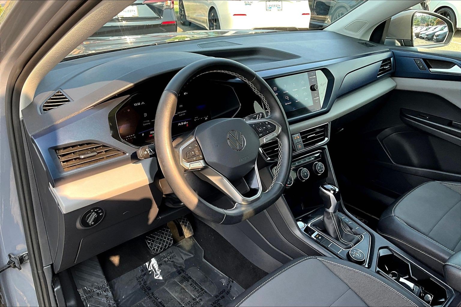 Used 2023 Volkswagen Taos SE w/ Panoramic Sunroof Package AWD/4WD image 13