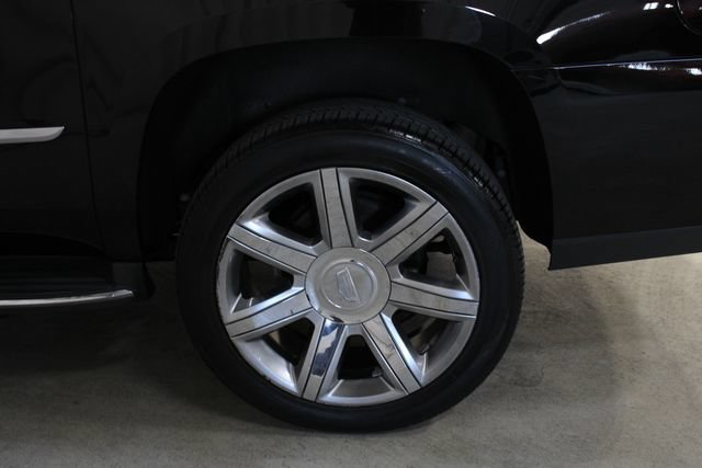 Used 2020 Cadillac Escalade ESV Luxury RWD image 30