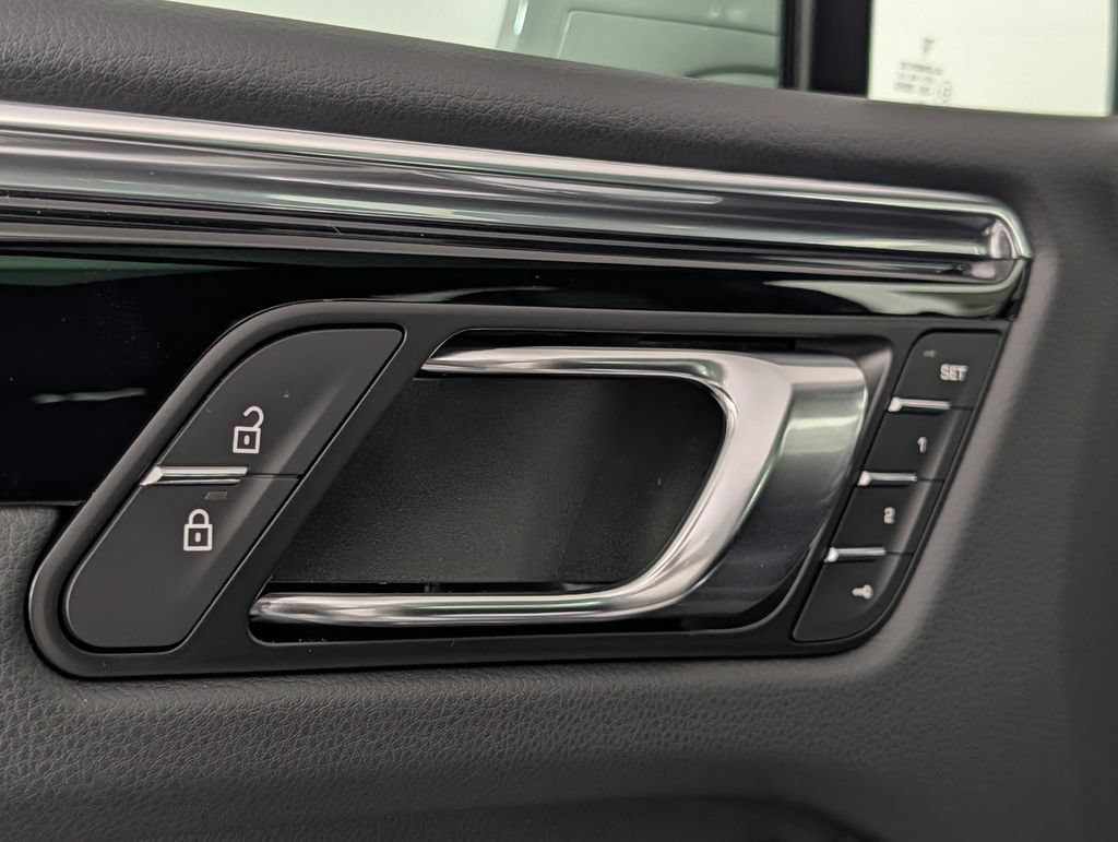 New 2026 Porsche Macan AWD/4WD image 26