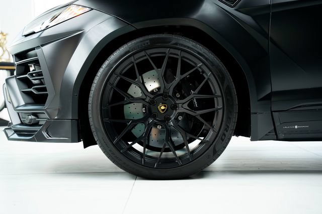 Used 2021 Lamborghini Urus AWD/4WD image 3