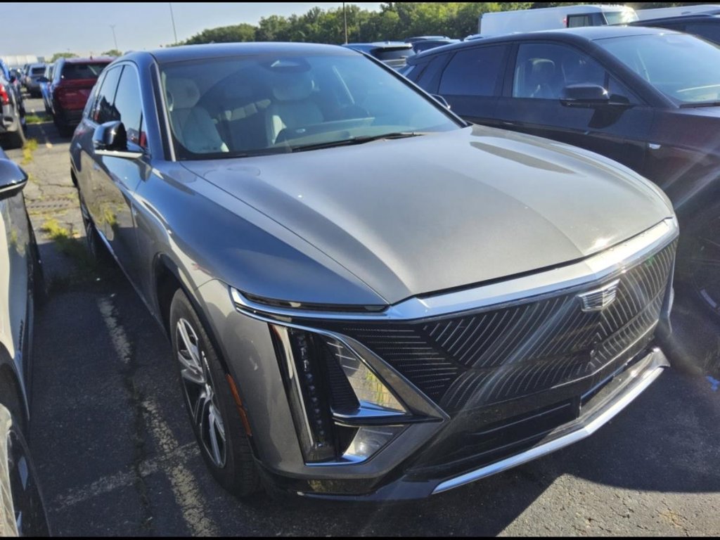 Used 2023 Cadillac Lyriq 2WD image 2