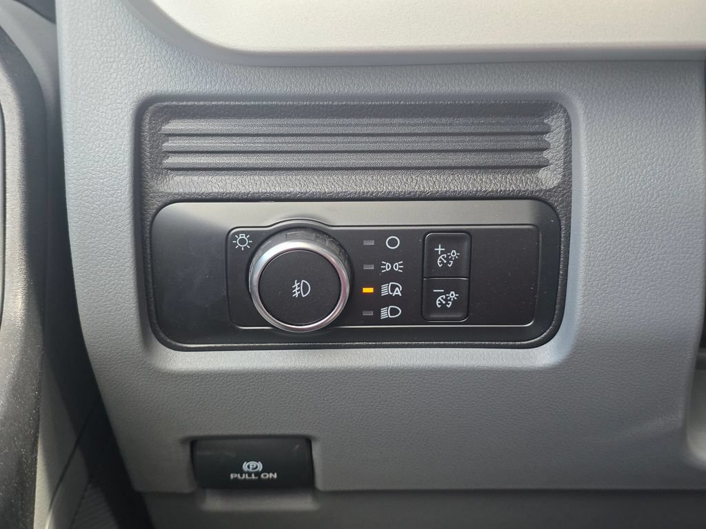 New 2026 Ford F550 4x4 Crew Cab image 33