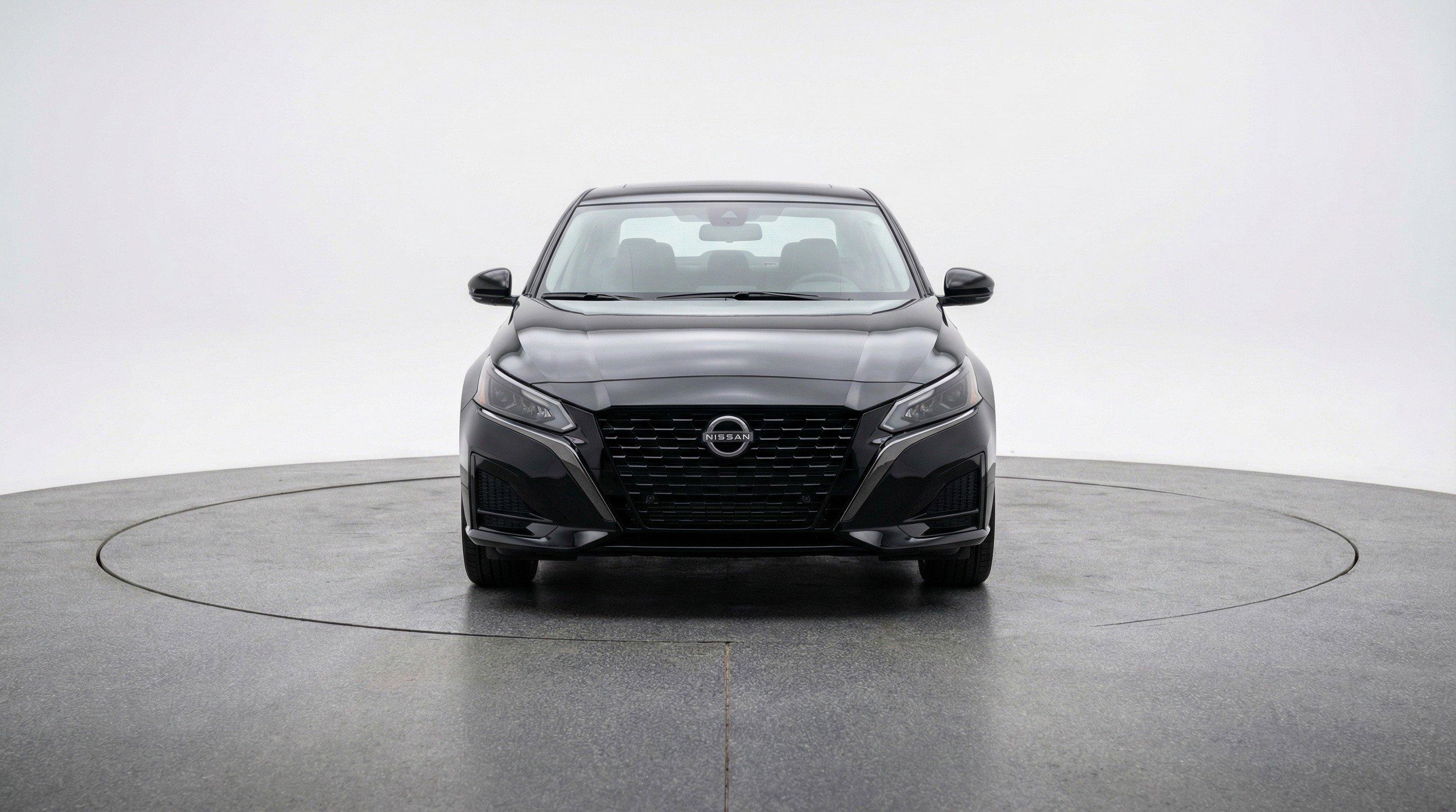 Used 2025 Nissan Altima 2.5 SV FWD image 2