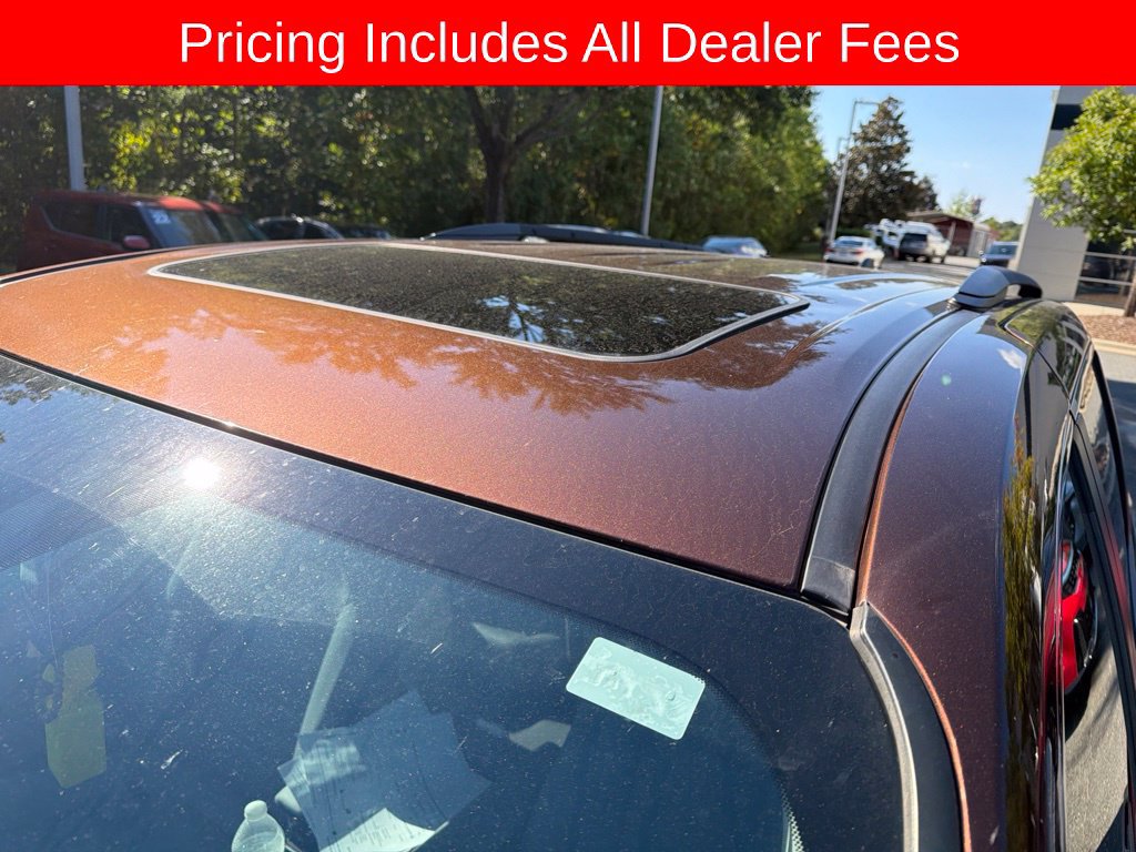 Used 2023 Toyota Sienna XLE FWD image 6