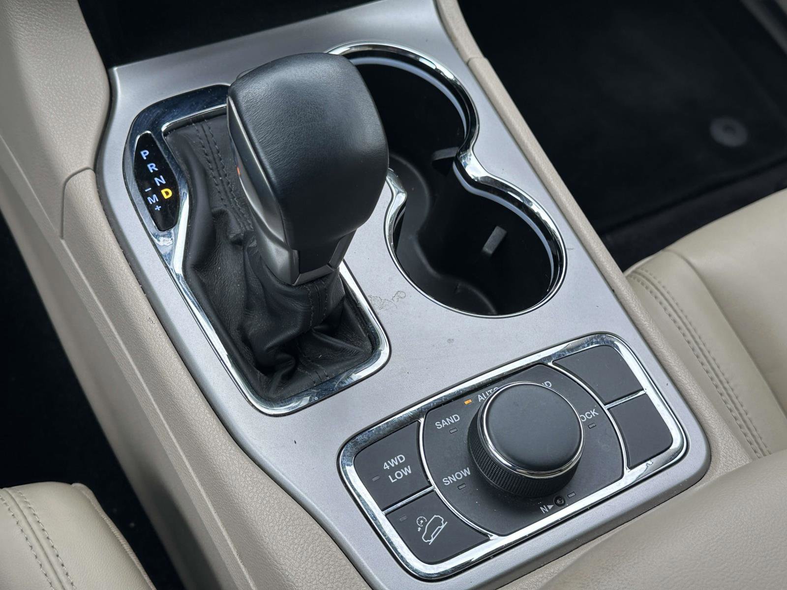 Used 2018 Jeep Grand Cherokee Limited image 30