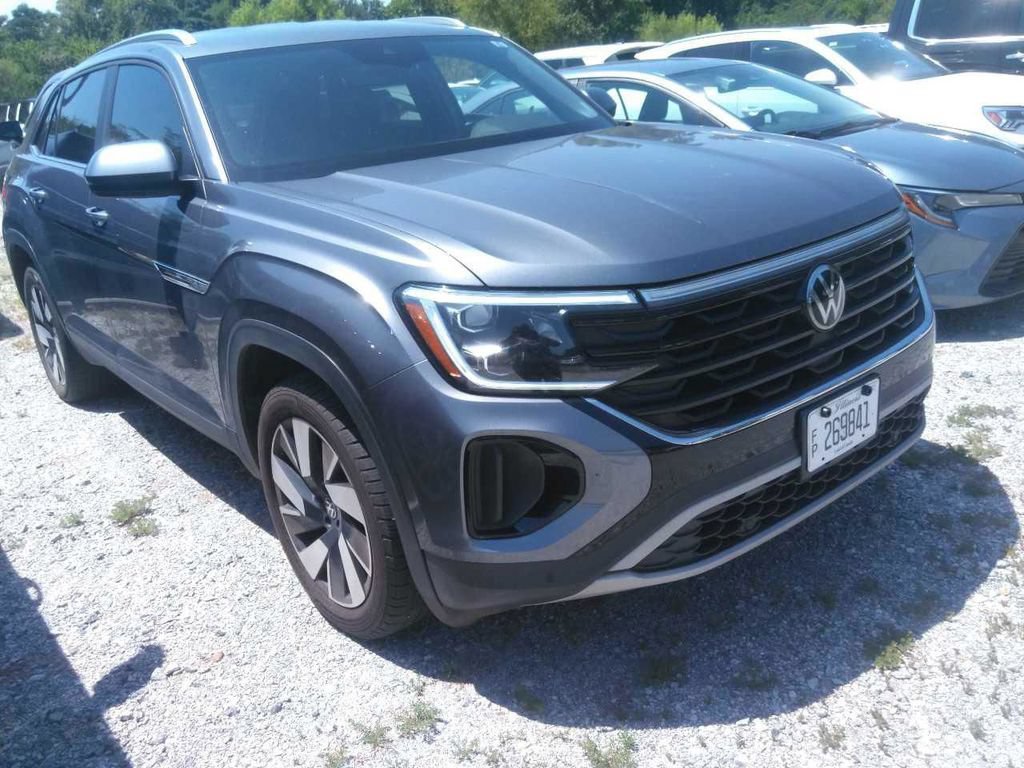 Used 2024 Volkswagen Atlas Cross Sport SE AWD/4WD image 3