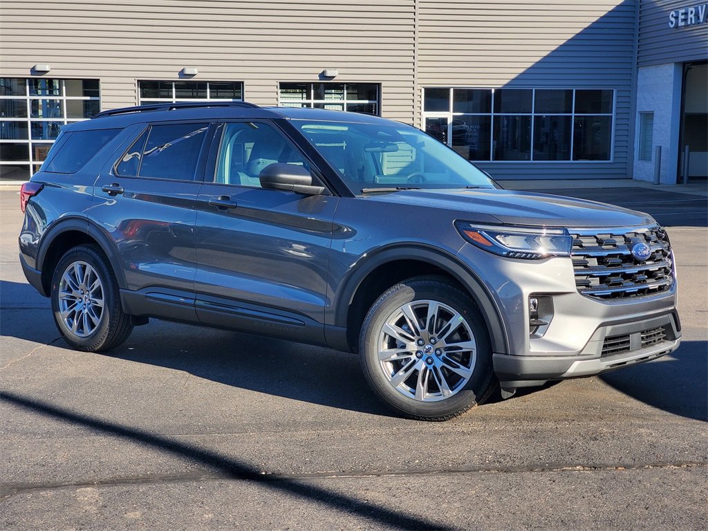 New 2026 Ford Explorer Active image 2