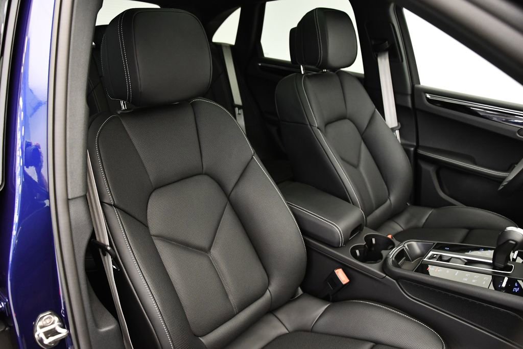 Certified 2025 Porsche Macan image 52