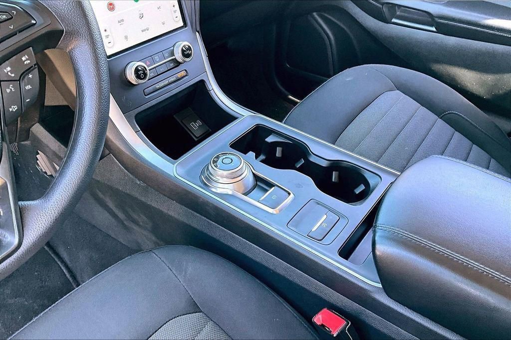 Used 2022 Ford Edge SE w/ Black Appearance Package image 15