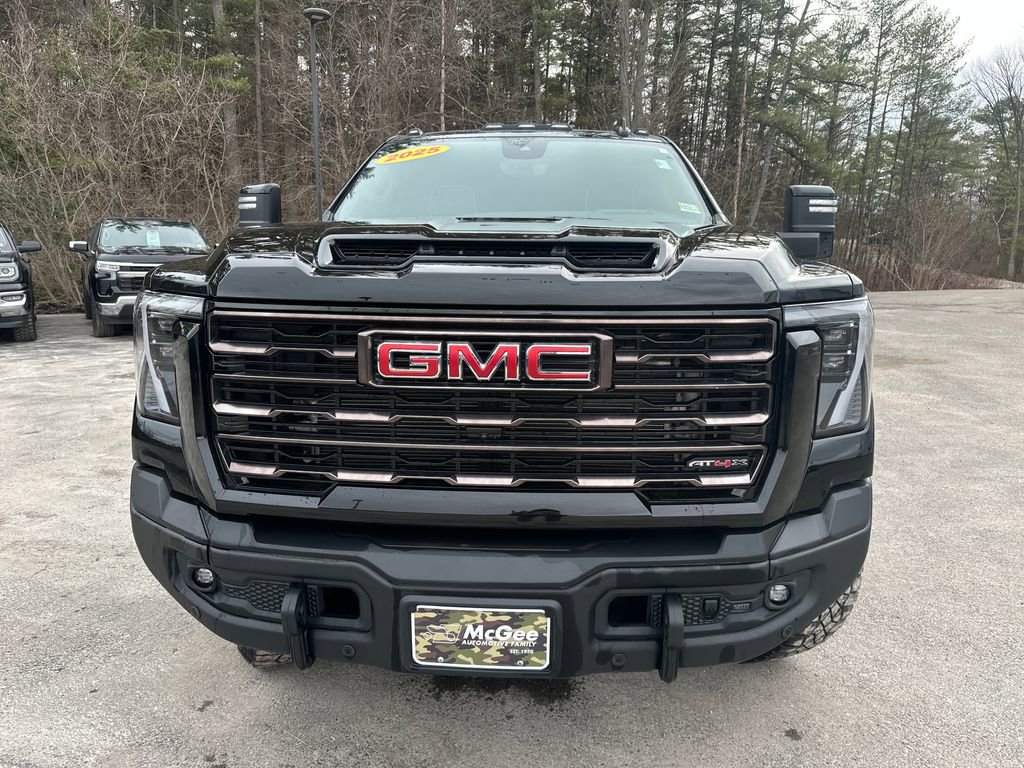 Used 2025 GMC Sierra 2500 AT4X w/ AT4X AEV Edition image 8