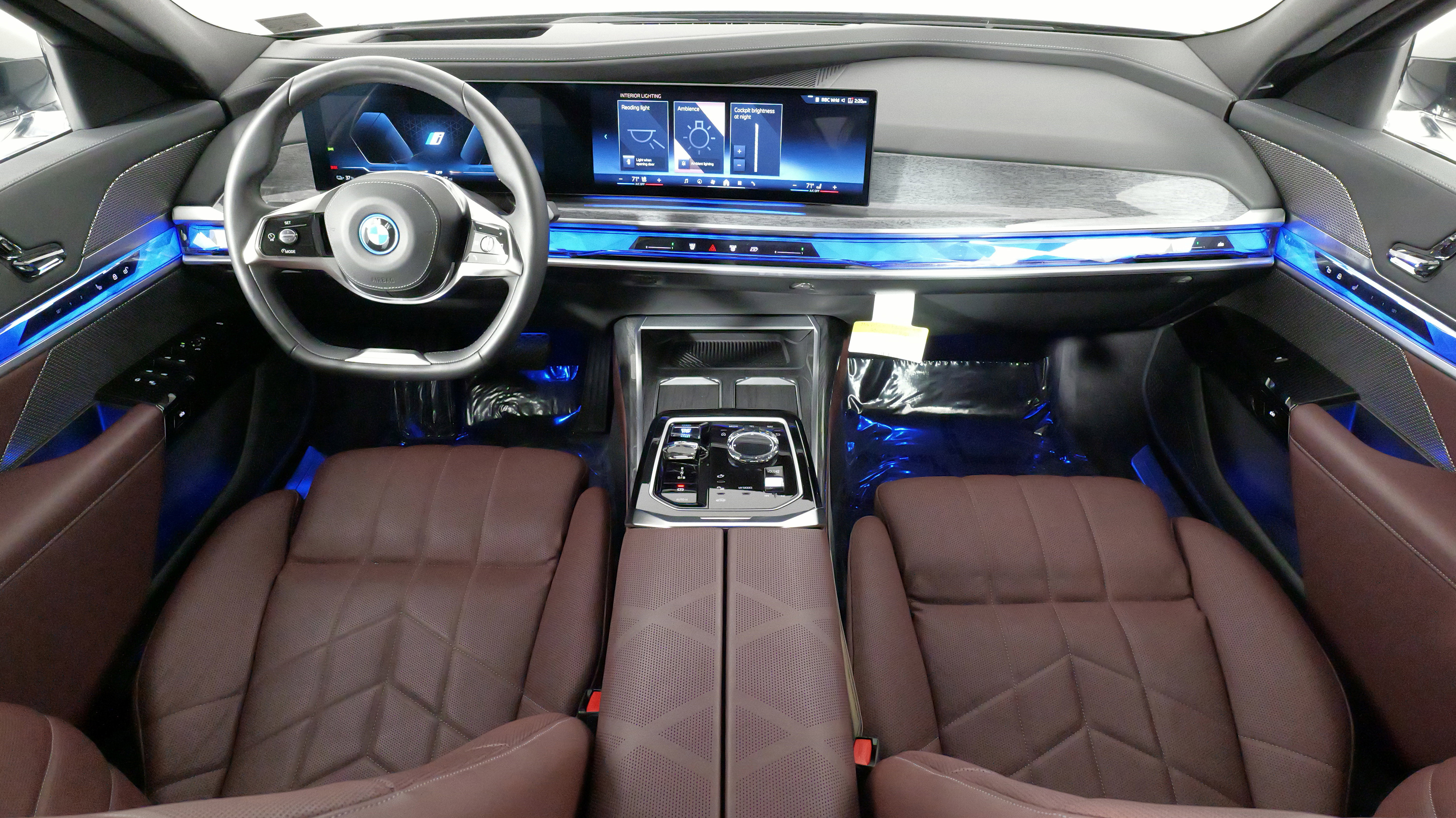 Used 2024 BMW i7 xDrive60 w/ Executive Package image 41