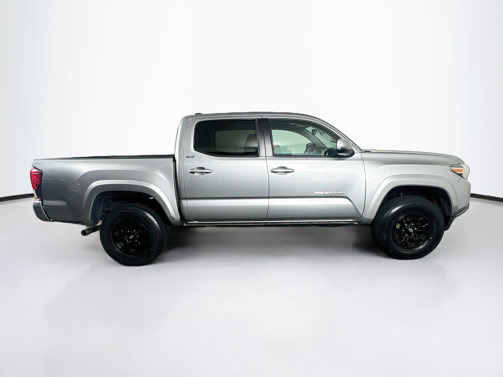 Used 2022 Toyota Tacoma SR5 w/ Technology Package RWD image 10