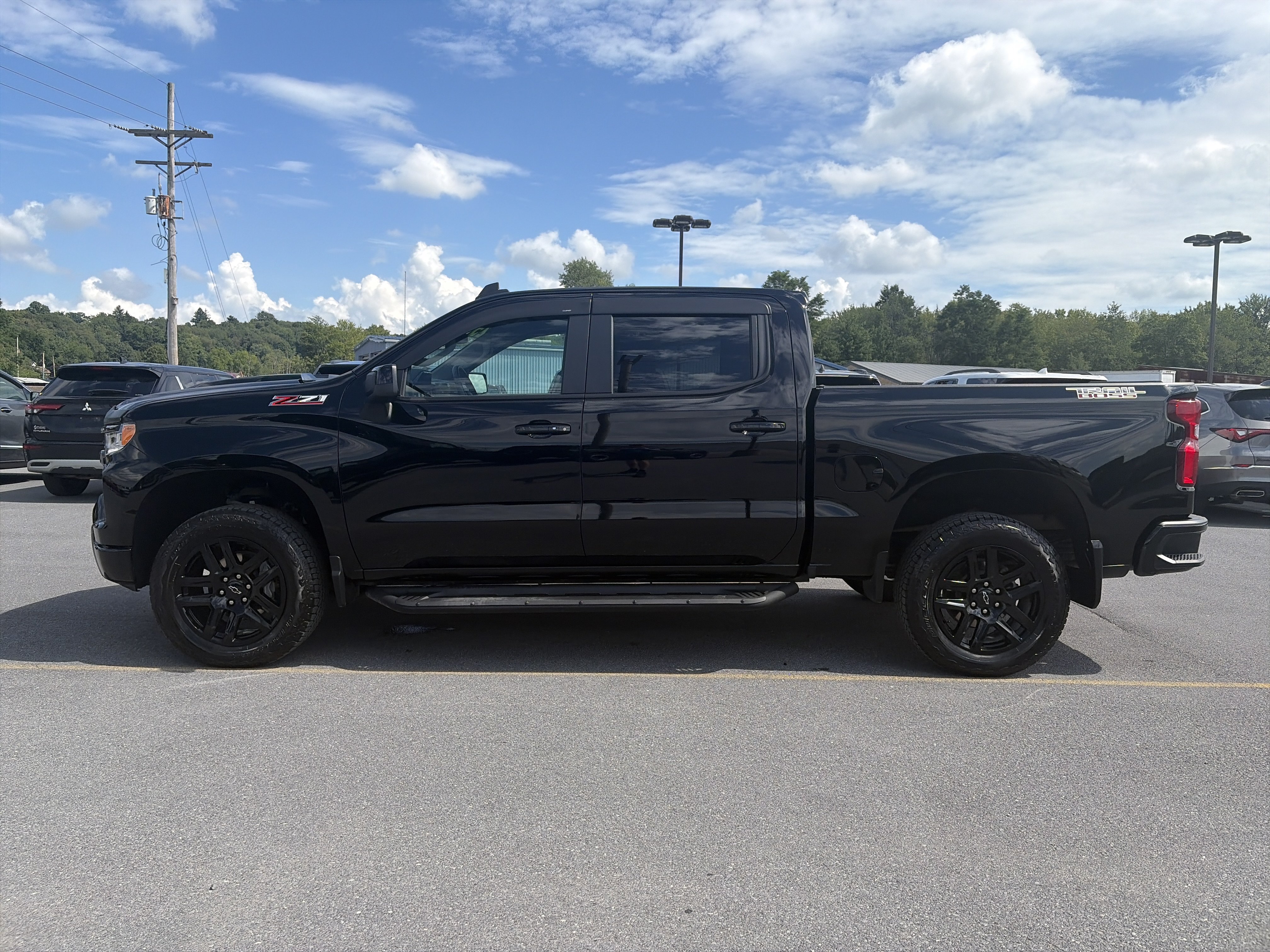 Used 2025 Chevrolet Silverado 1500 LT Trail Boss w/ Convenience Package II AWD/4WD image 13