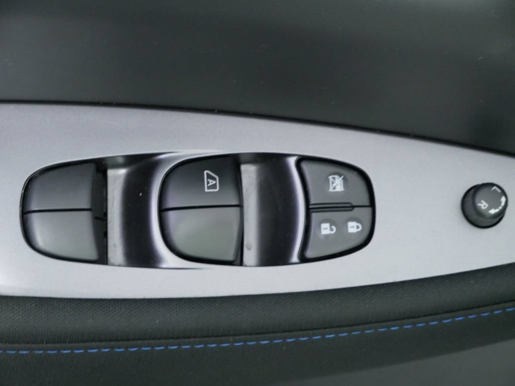 Used 2025 Nissan Leaf S FWD image 21