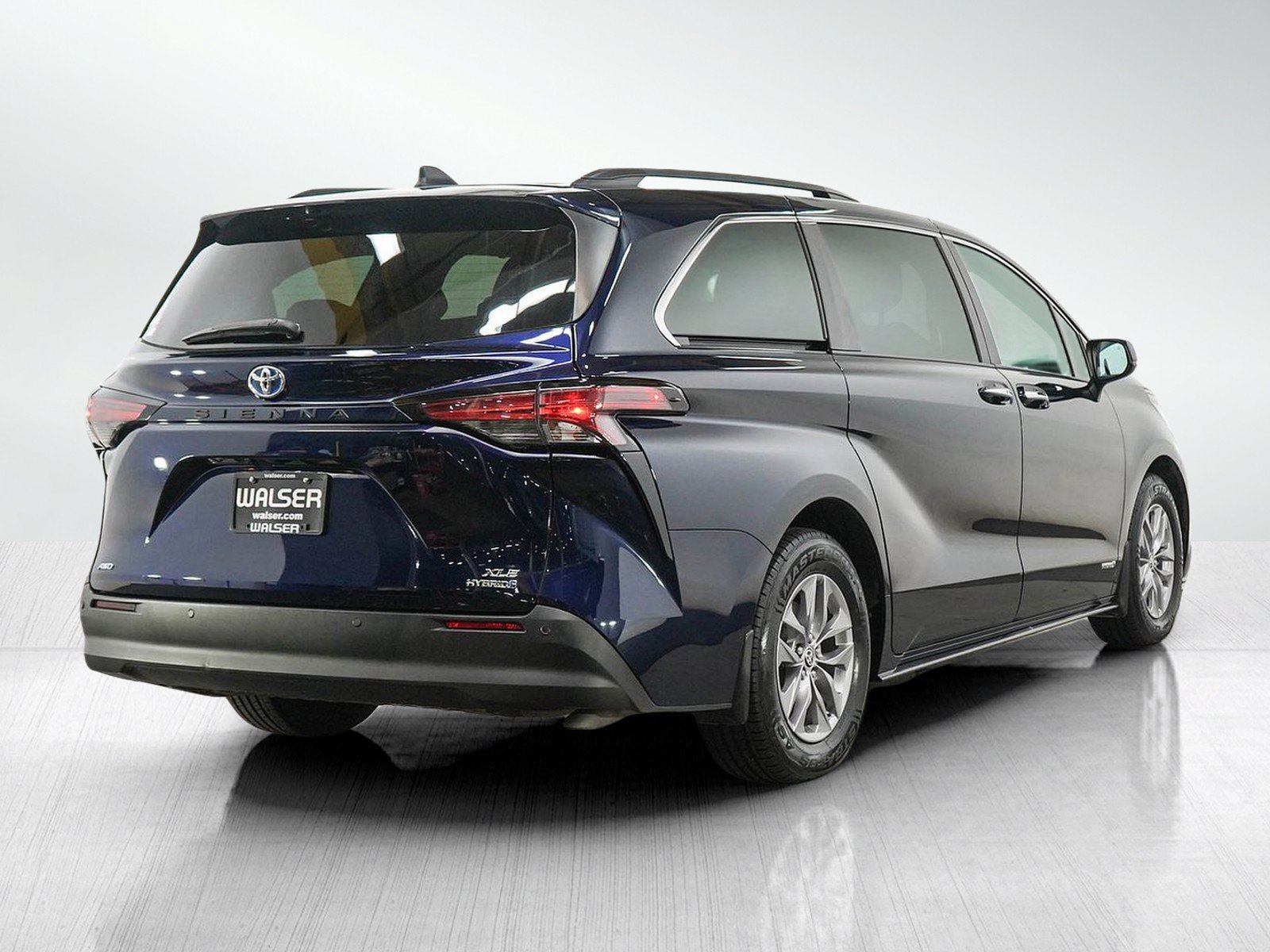 Used 2021 Toyota Sienna XLE w/ XLE Plus Package AWD/4WD image 6