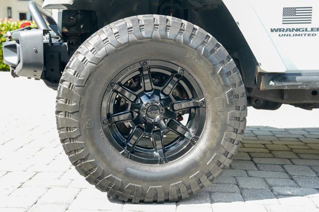 Used 2016 Jeep Wrangler Unlimited Rubicon AWD/4WD image 14