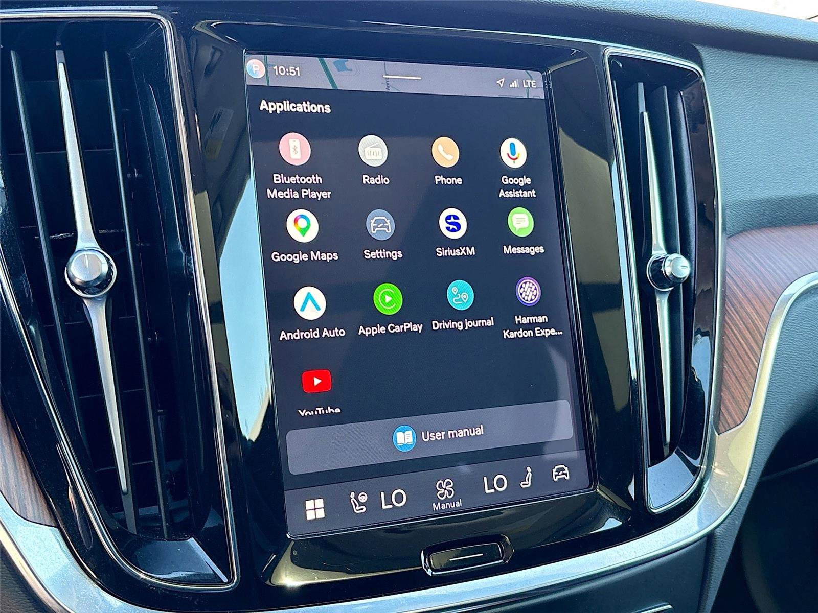 Used 2025 Volvo V60 B5 Cross Country Plus image 15