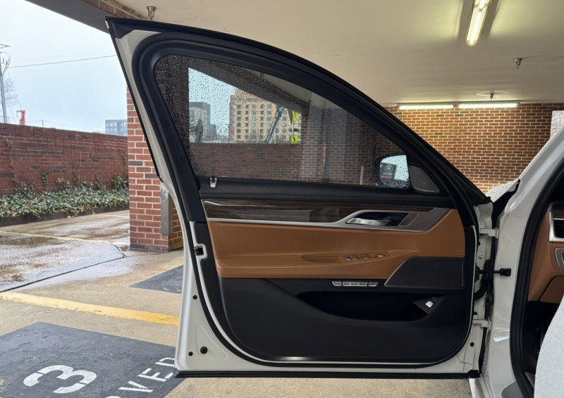 Used 2018 BMW 750i xDrive image 11