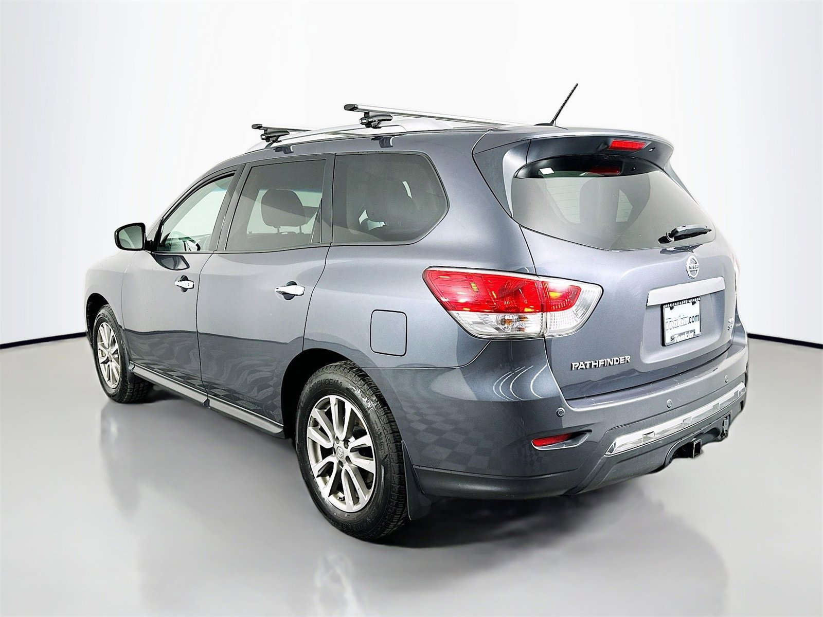 Used 2013 Nissan Pathfinder SV image 6