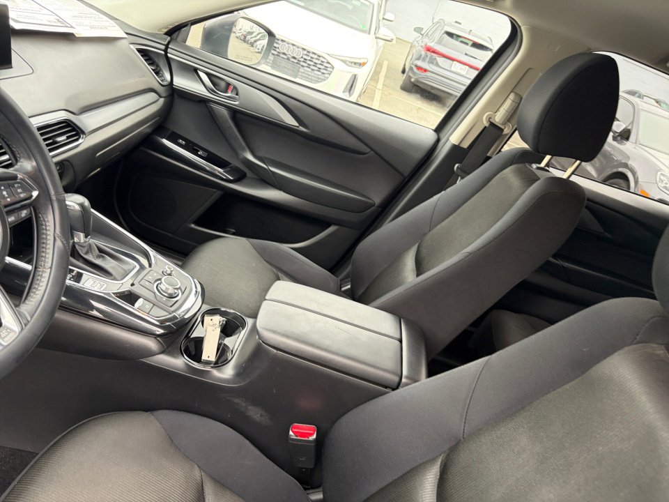 Used 2018 MAZDA CX-9 Sport image 31