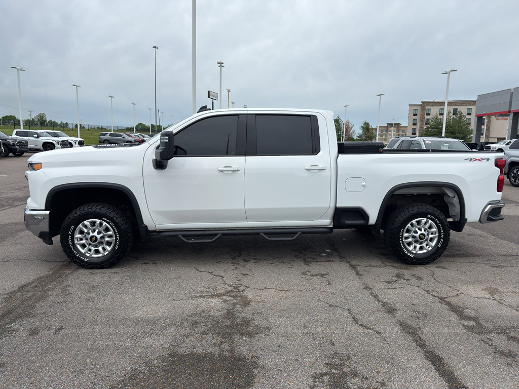 Used 2024 Chevrolet Silverado 2500 LT w/ All Star Edition AWD/4WD image 2