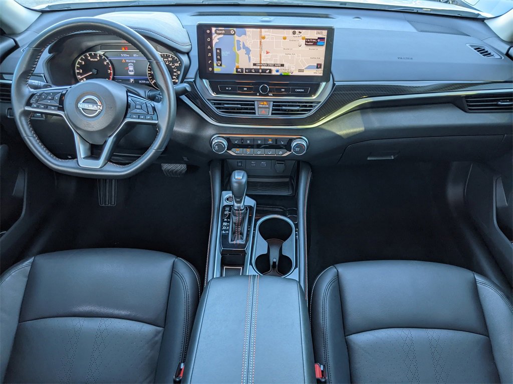 Used 2023 Nissan Altima 2.5 SR w/ SR Premium Package image 11