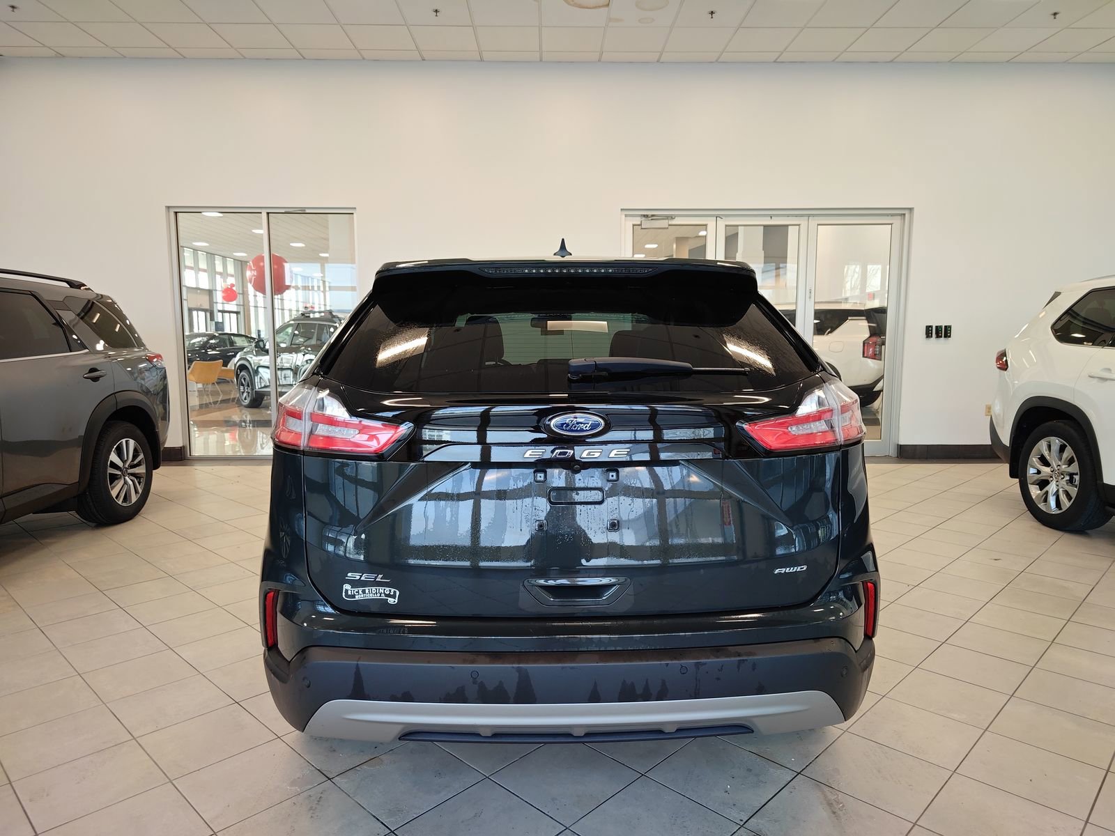 Used 2024 Ford Edge SEL image 3