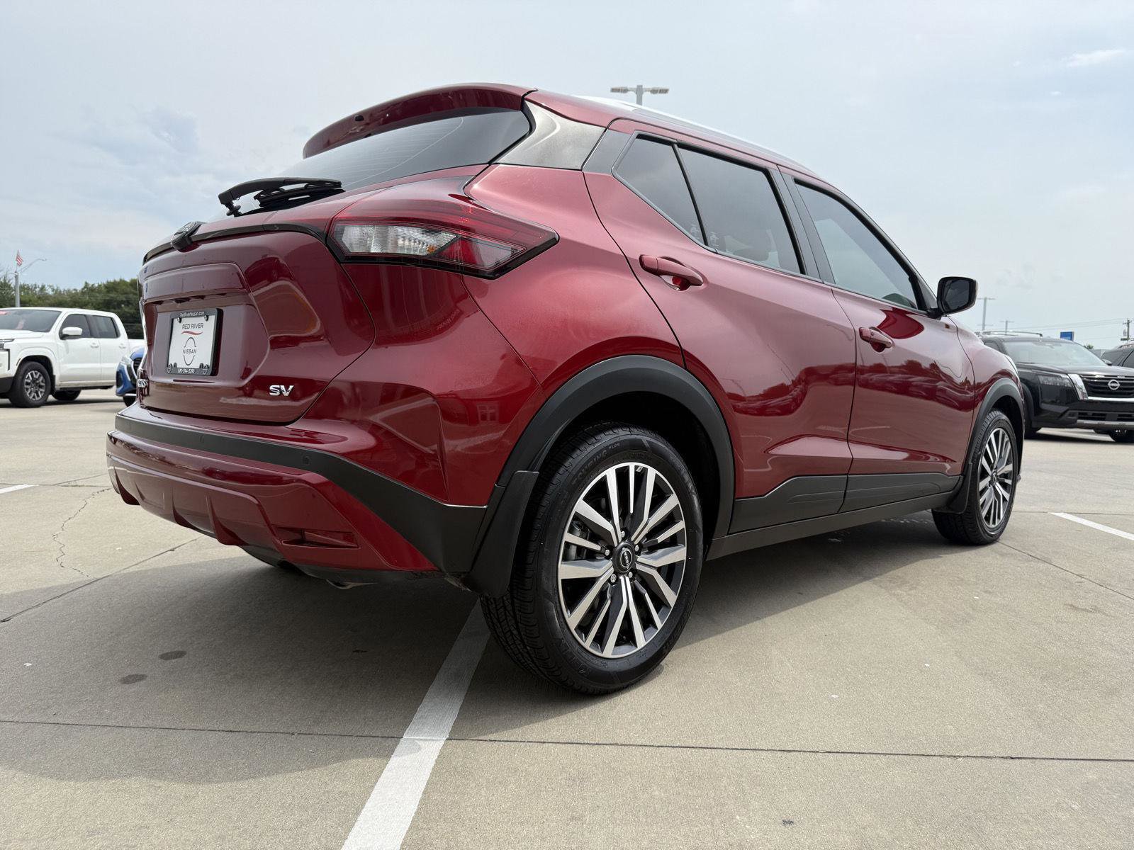 Used 2023 Nissan Kicks SV image 7