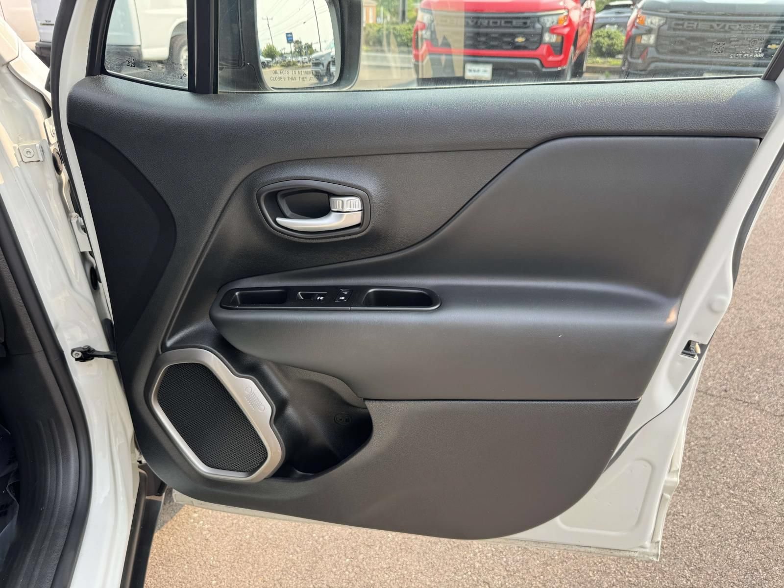 Used 2023 Jeep Renegade Limited AWD/4WD image 28