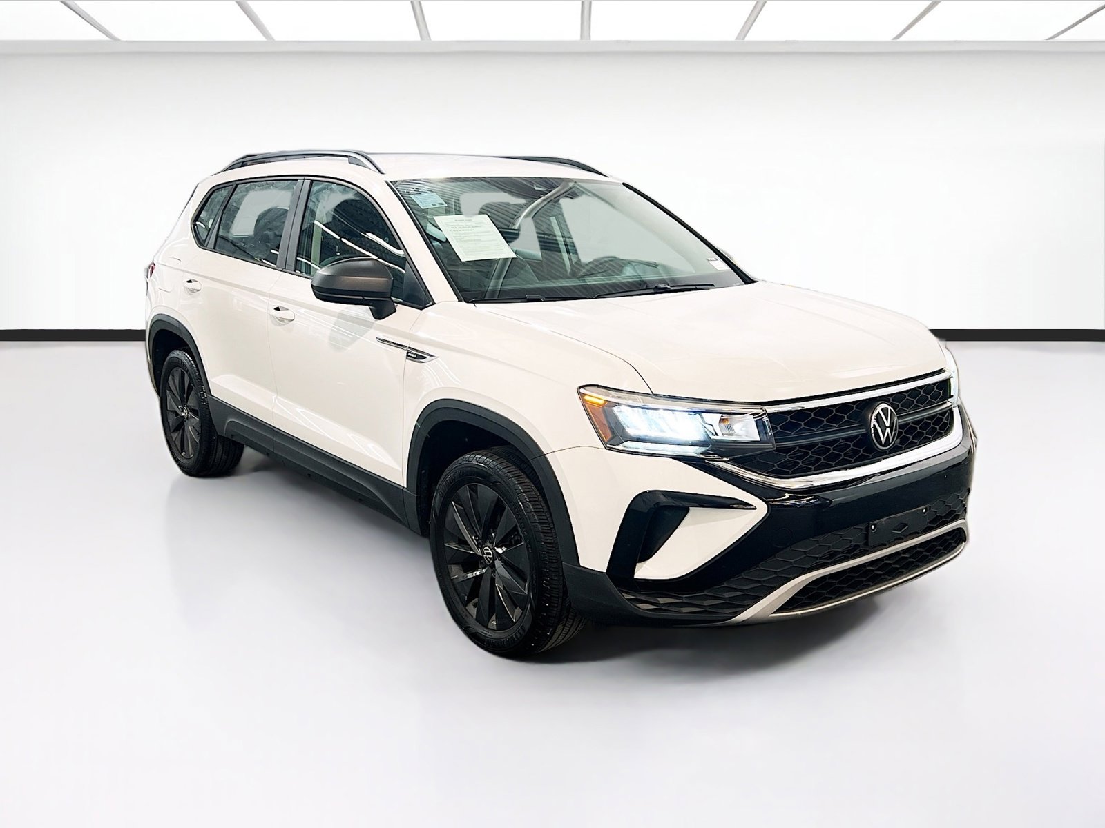 Used 2024 Volkswagen Taos S FWD image 3