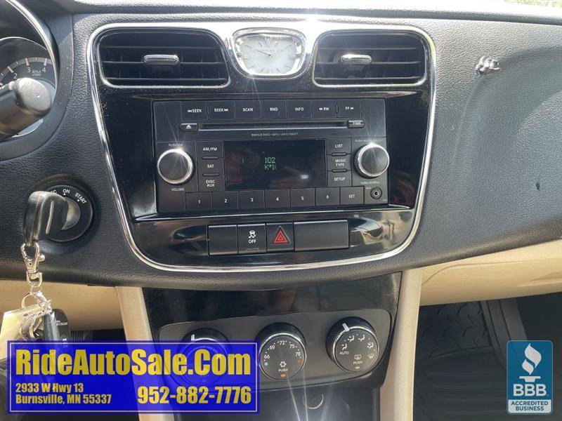 Used 2013 Chrysler 200 Touring FWD image 18