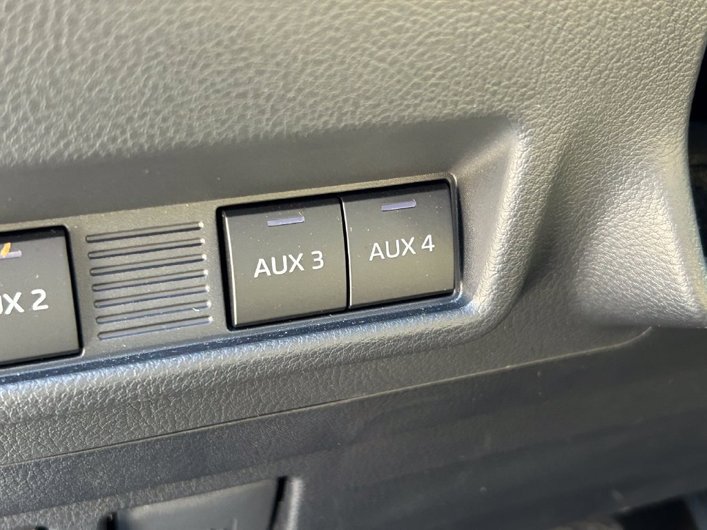 Used 2025 Lexus GX 550 w/ Accessory Package (32) AWD/4WD image 28