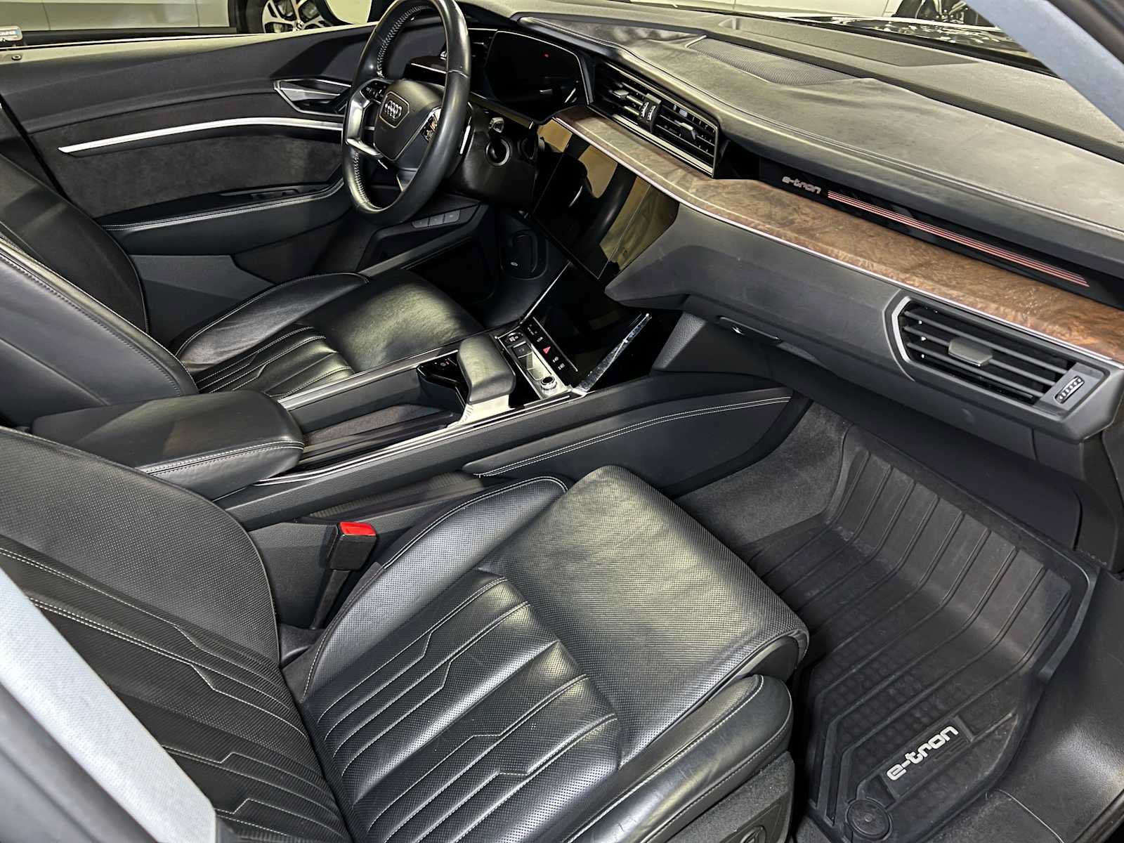 Used 2019 Audi e-tron Prestige w/ Prestige Package AWD/4WD image 11