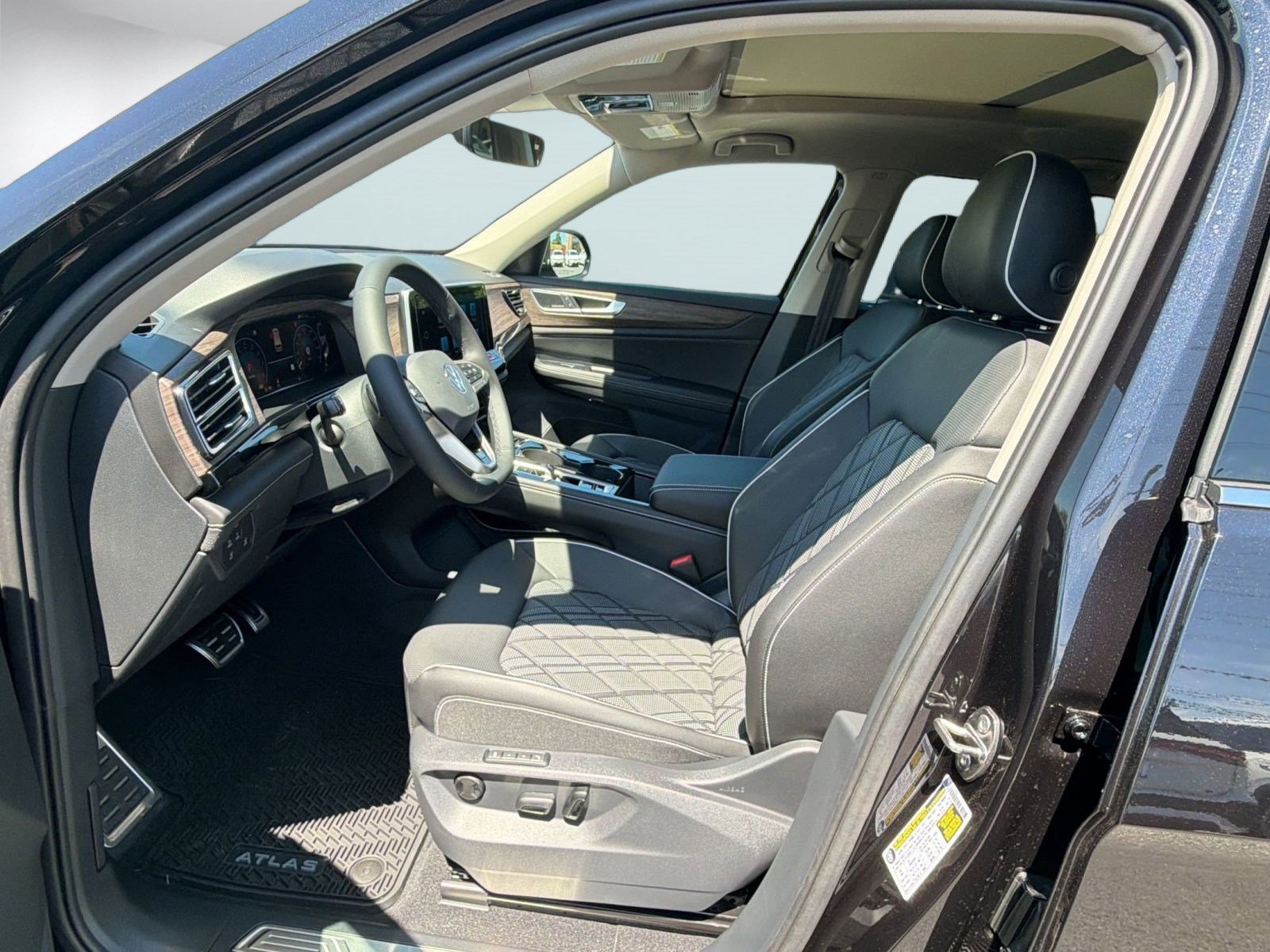 New 2026 Volkswagen Atlas SEL Premium R-Line AWD/4WD image 5