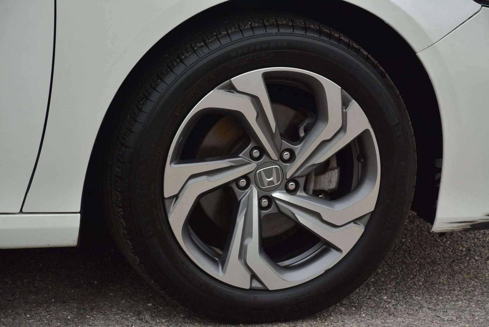 Used 2018 Honda Accord EX image 34