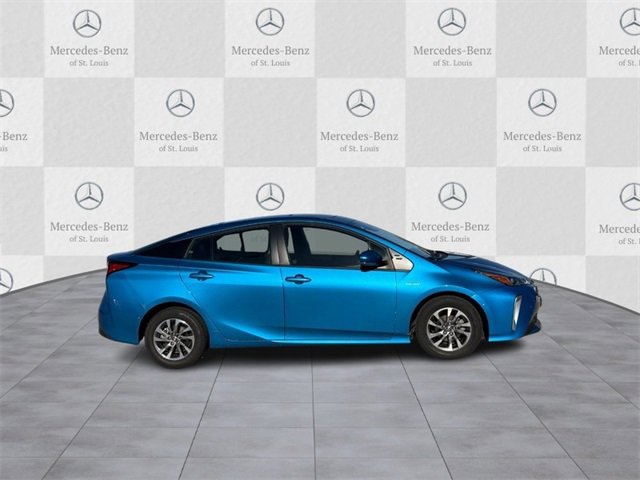 Used 2022 Toyota Prius L Eco image 2