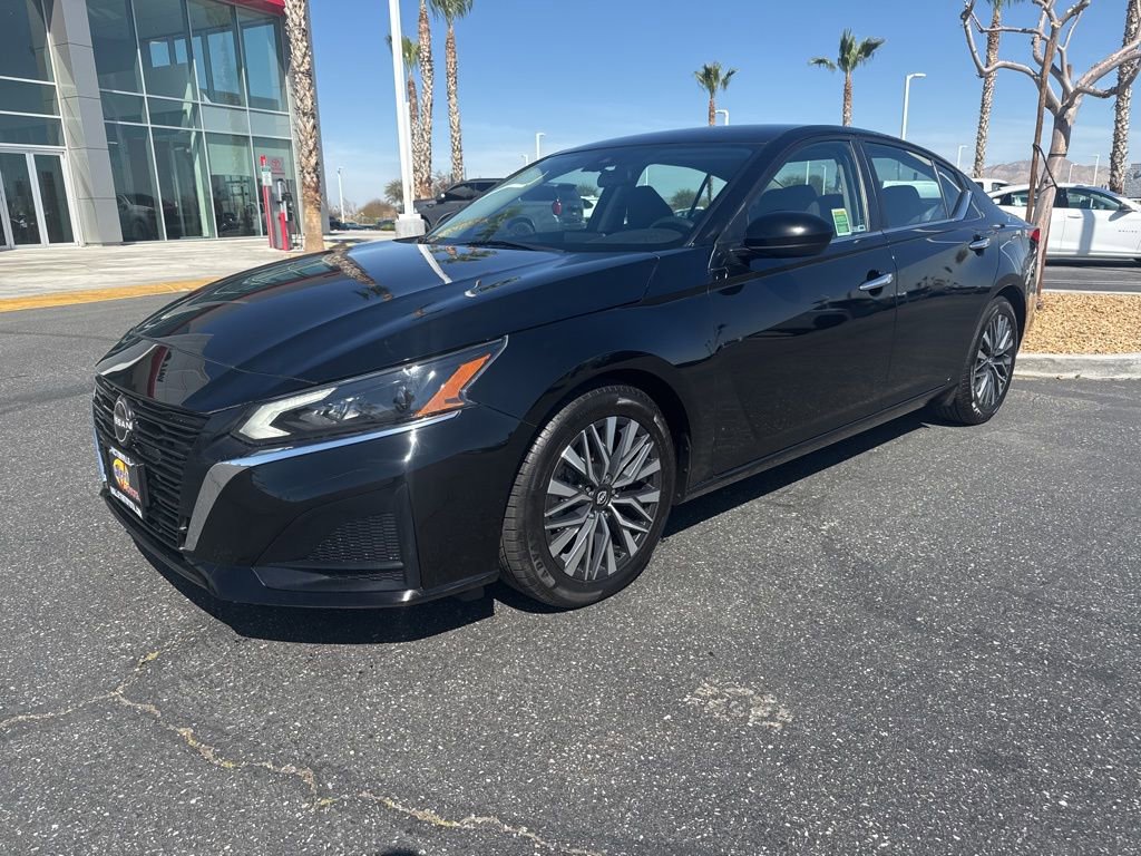 Used 2023 Nissan Altima 2.5 SV image 2