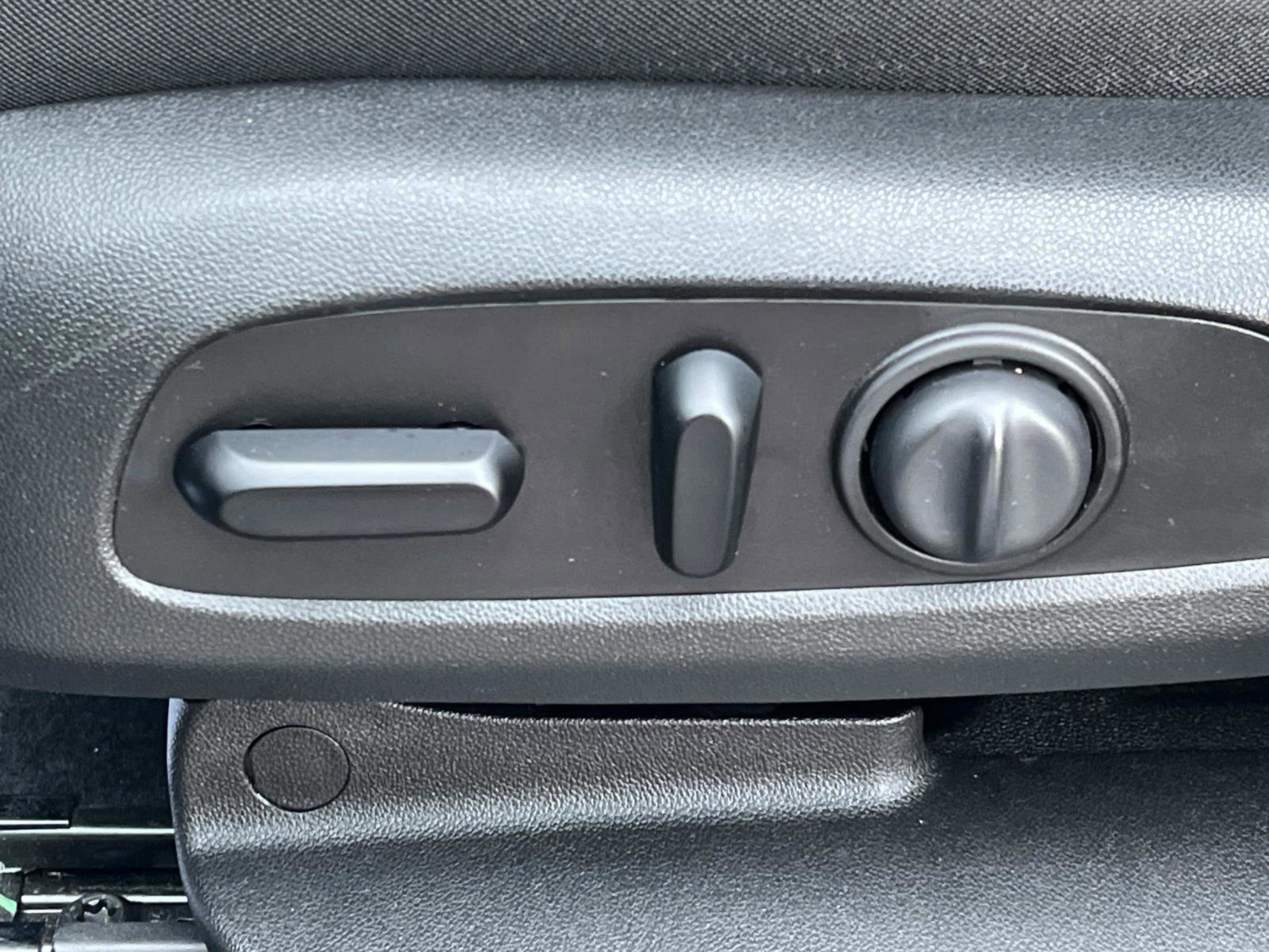 Used 2021 Chevrolet Blazer LT image 29