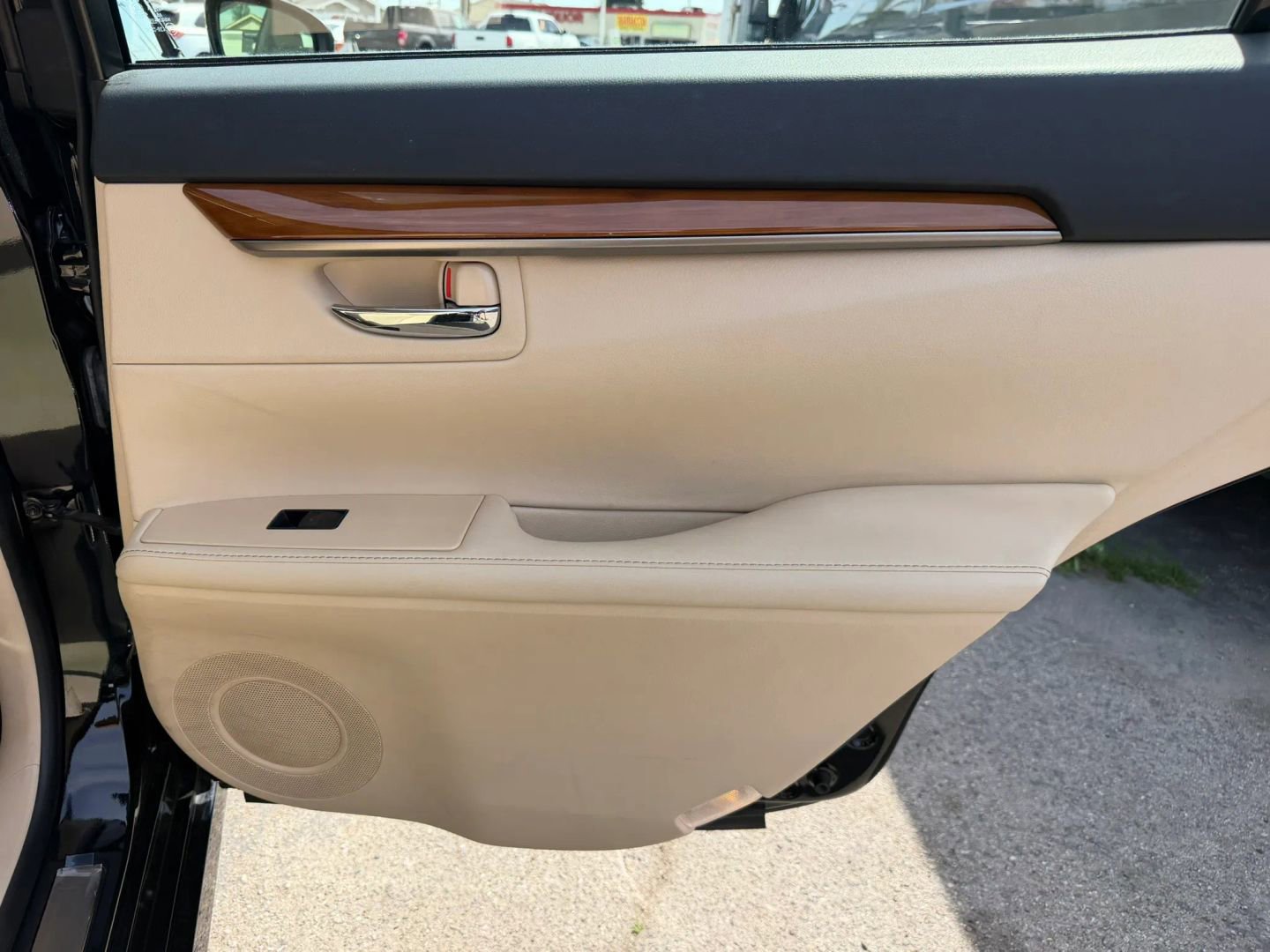 Used 2013 Lexus ES 300h w/ Luxury Pkg FWD image 21