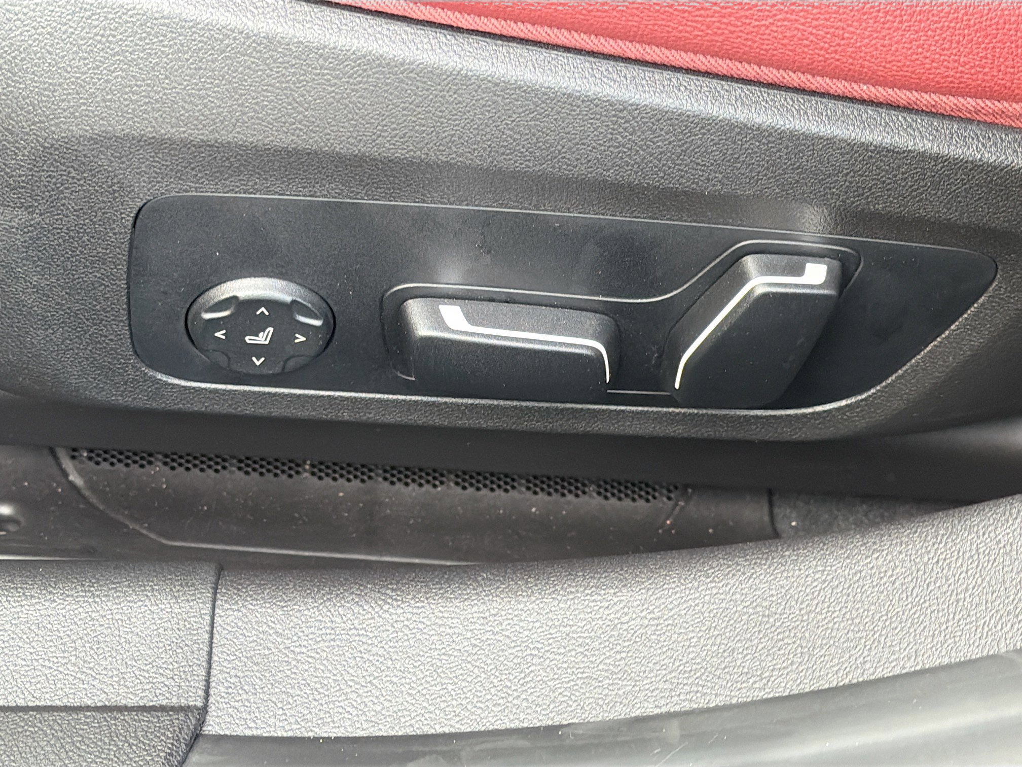 Used 2025 BMW 330i Sedan image 25