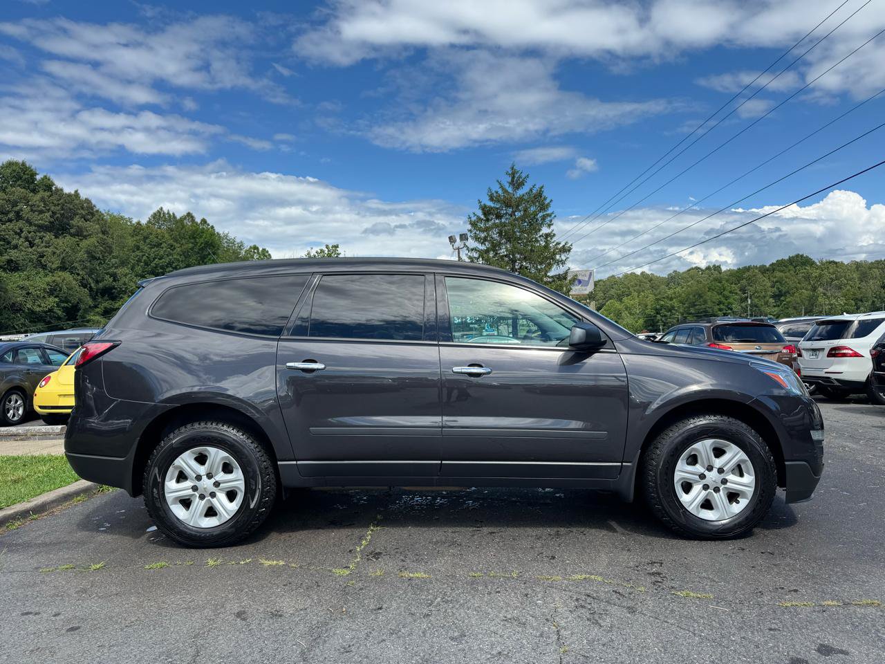 Used 2015 Chevrolet Traverse LS AWD/4WD image 3