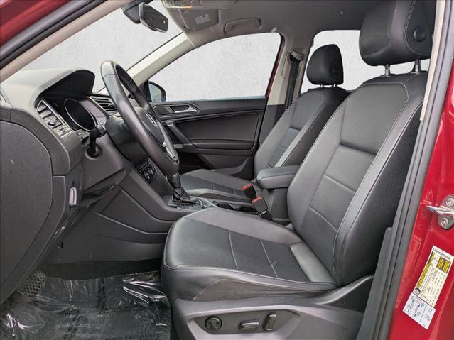 Used 2020 Volkswagen Tiguan SE image 16