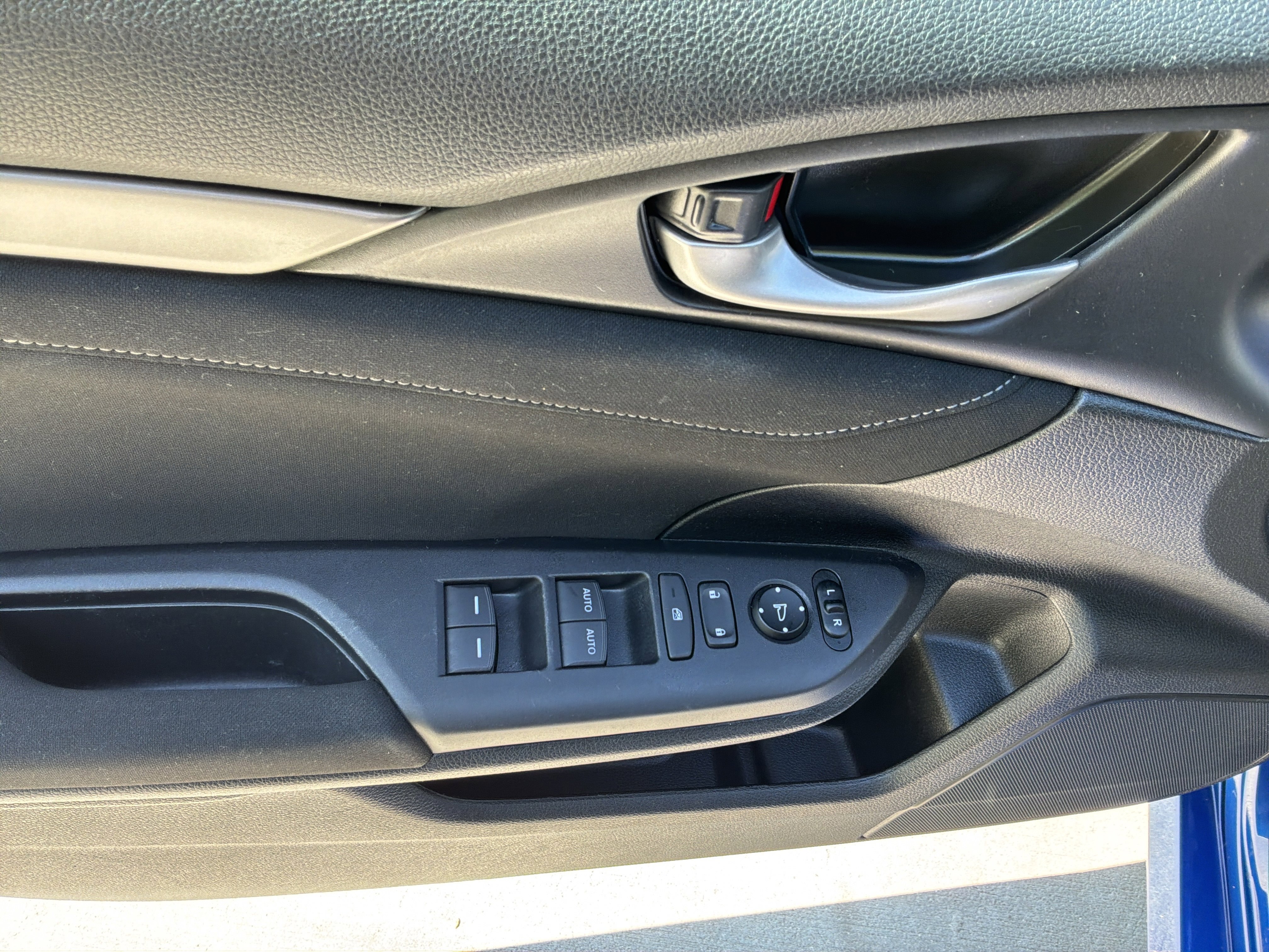 Used 2018 Honda Civic EX image 16