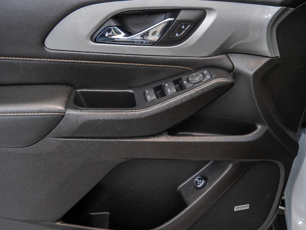 Used 2021 Chevrolet Traverse RS image 11