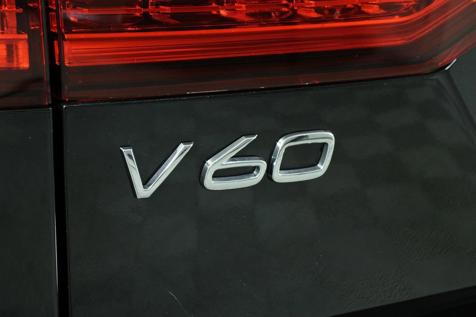 Certified 2025 Volvo V60 B5 Cross Country Plus image 19