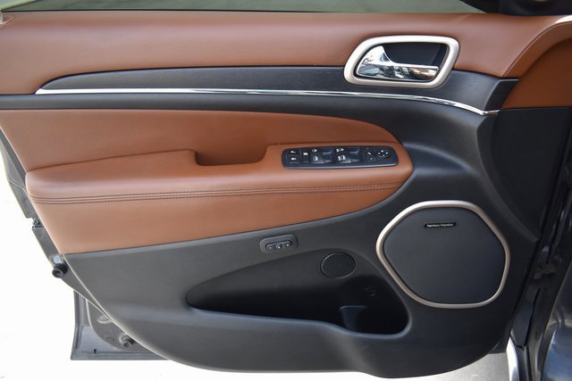 Used 2017 Jeep Grand Cherokee Summit w/ Platinum Series Group image 11