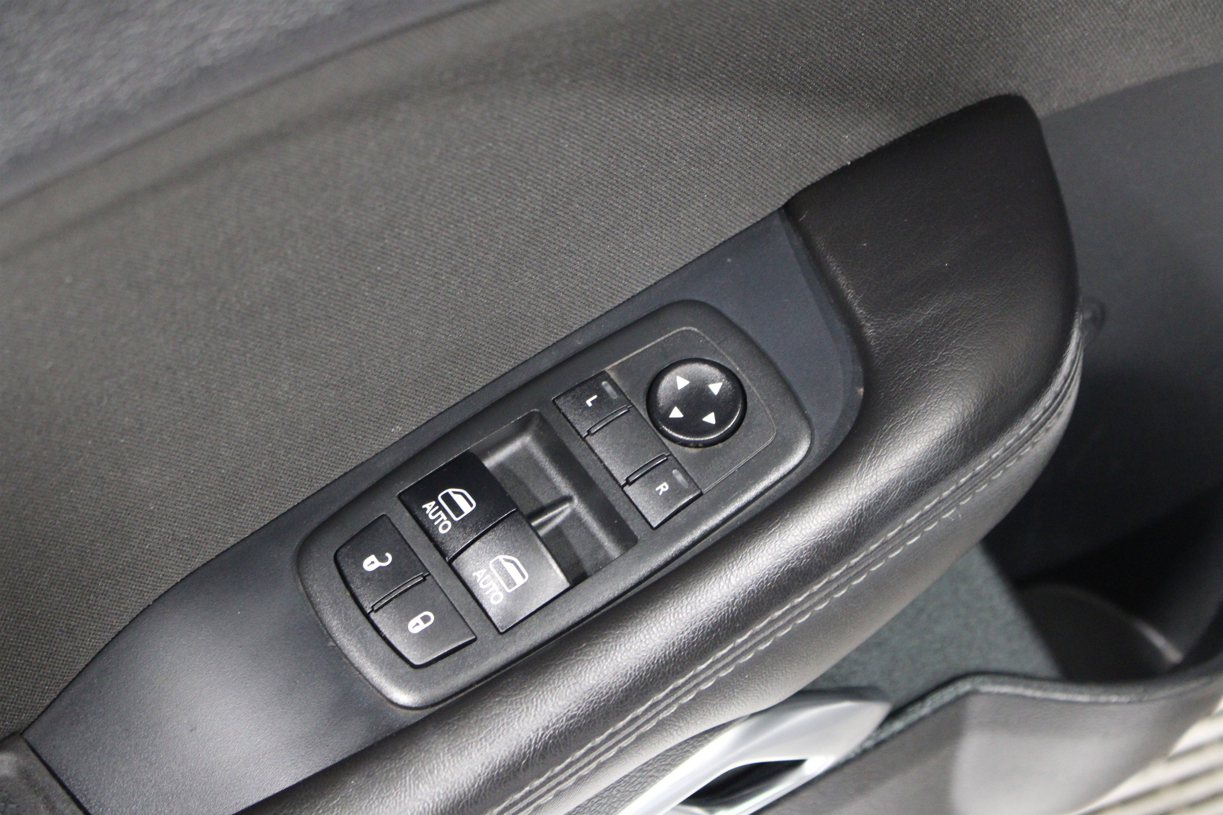 Used 2018 Dodge Challenger R/T w/ Blacktop Package image 7