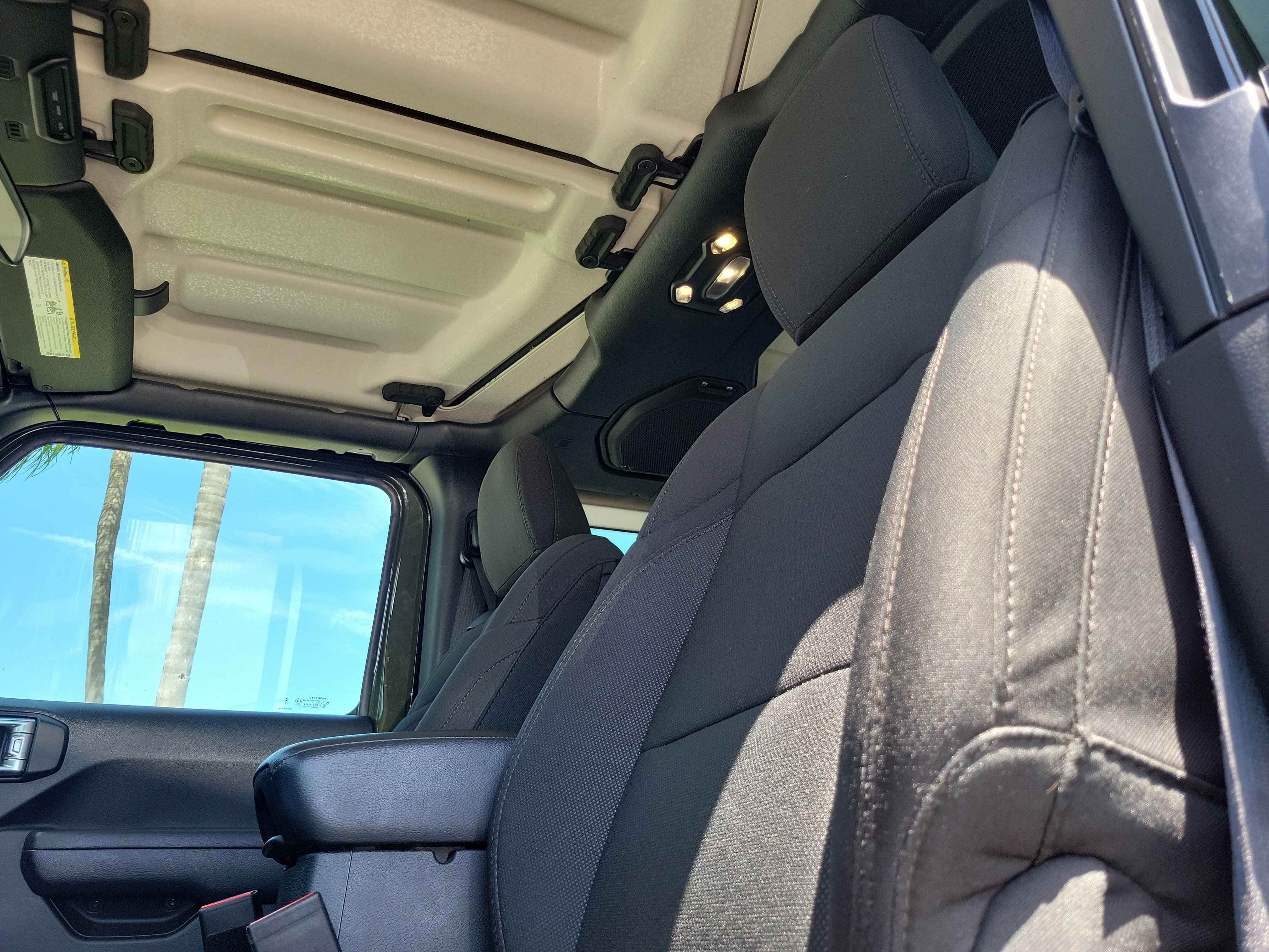 Used 2023 Jeep Wrangler Sport AWD/4WD image 20